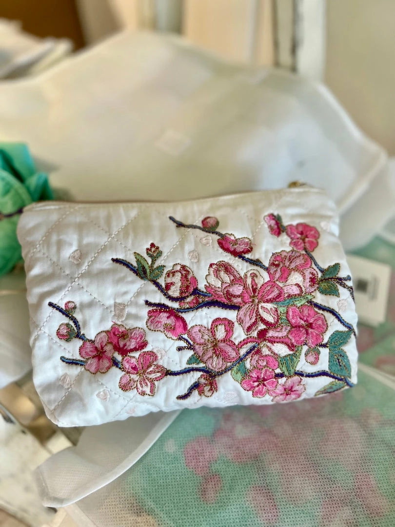 Cheap ๐ Elizabeth Scarlett Accessories Cherry Blossom White Padded Cotton Makeup Bag โ 5 Elizabeth Scarlett Accessories Cherry Blossom White Padded Cotton Makeup Bag